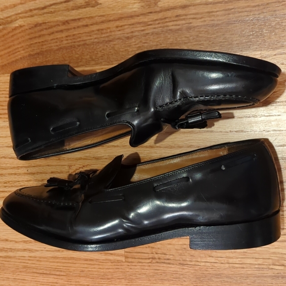 Men's Fine Leather Tassel Loafer - Picture 2 of 8